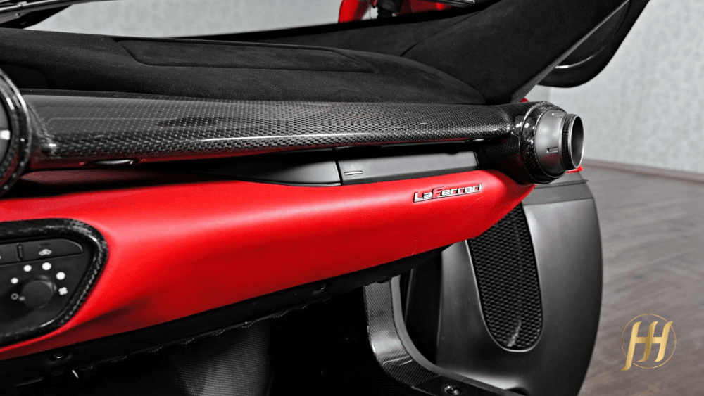 Laferrari - 1000x563 - 06