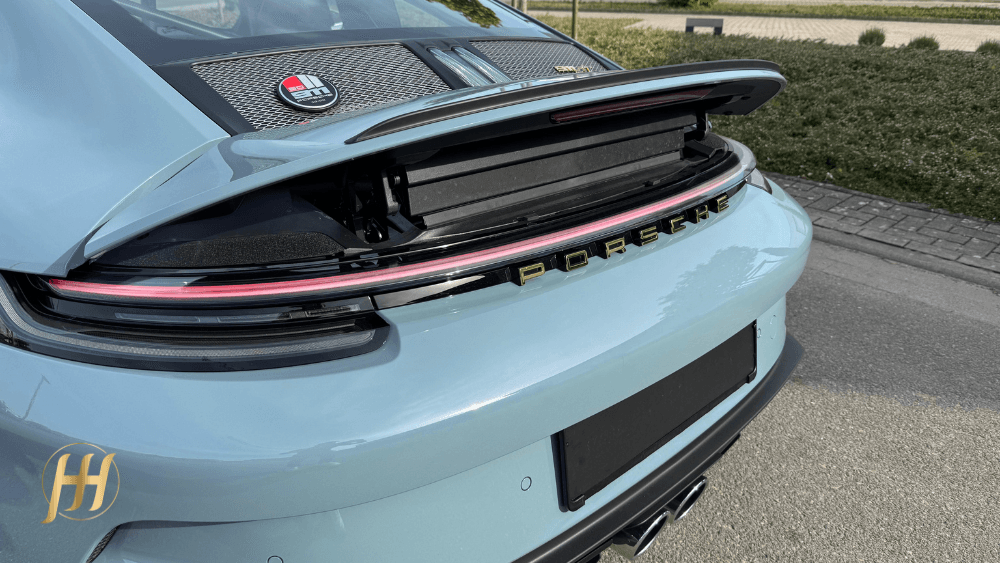 911st 01 - 1000x563 - 02