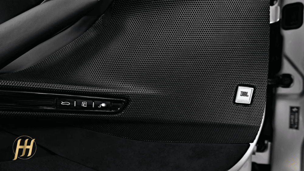 SF90 SPYDER 1 - 1000x563 - 22